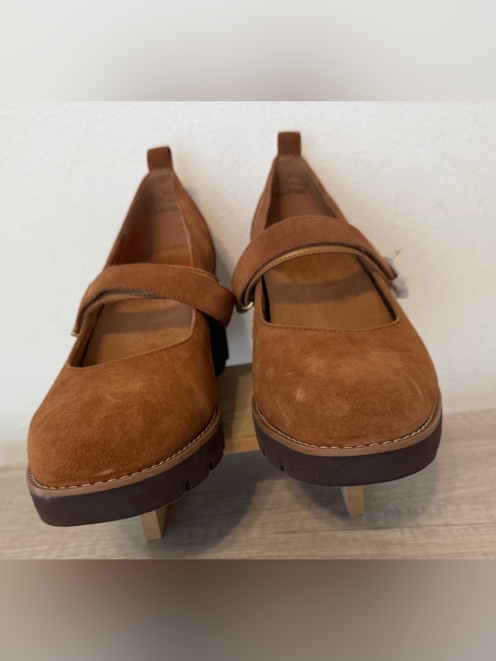 Vionic Alma Suede Wedge Heel Mary Jane Shoes Tan Comfort Size 11 *Flaw* - Picture 4 of 10